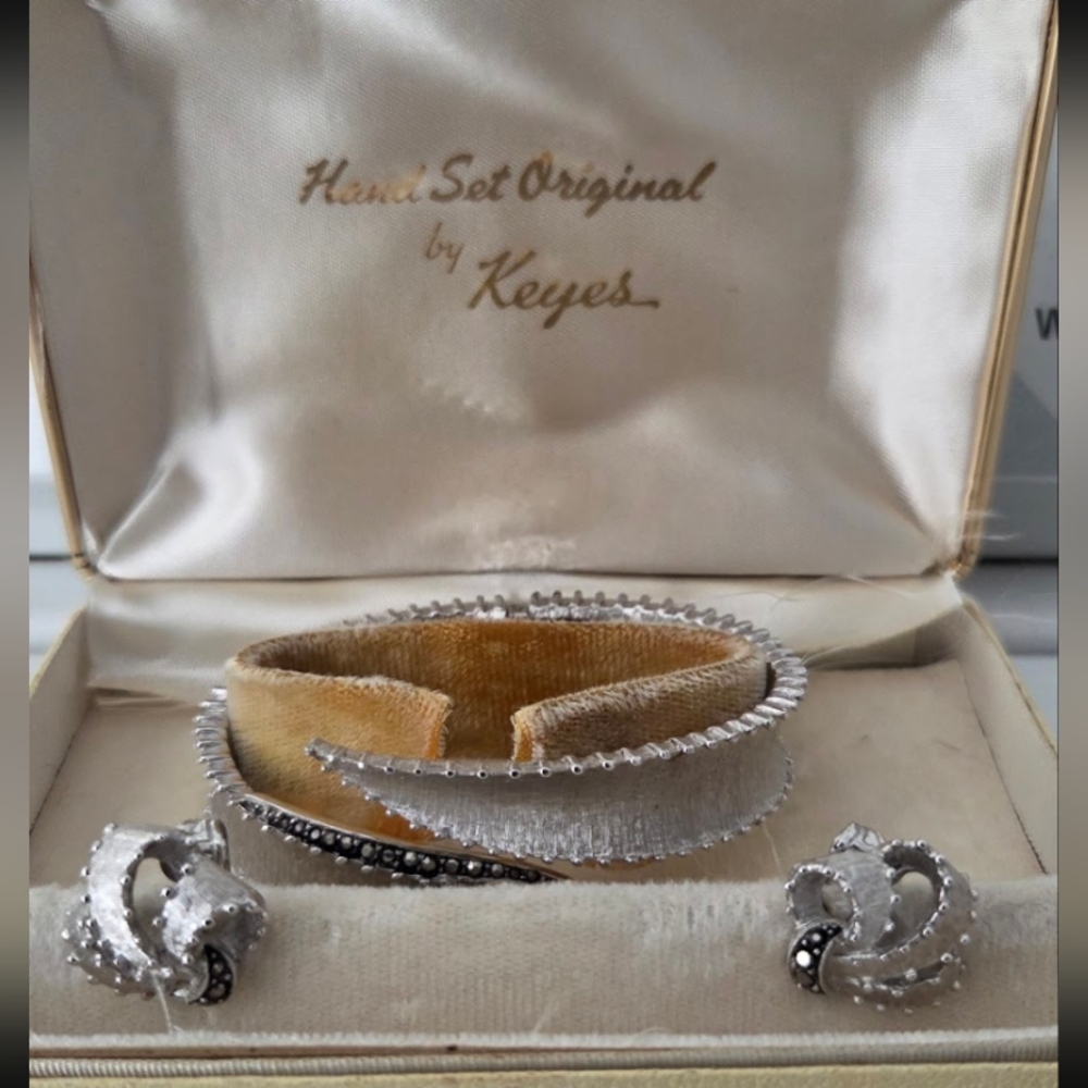 Keyes Silver and Gold Jewelry Set